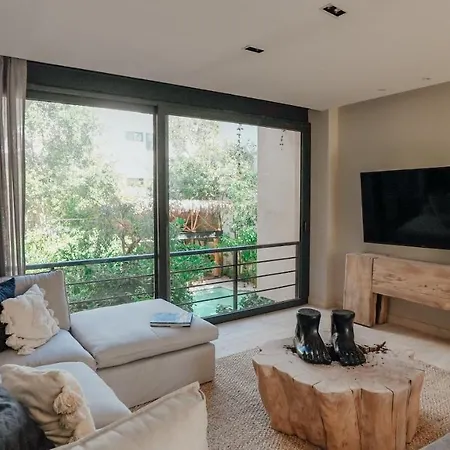 Luxurious And Mystical 2br Flat With Pool View *