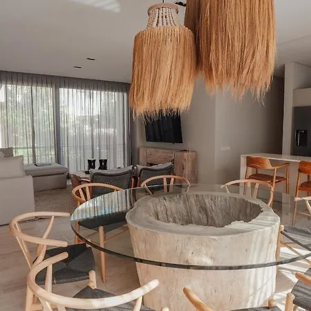 Luxurious And Mystical 2br Flat With Pool View *