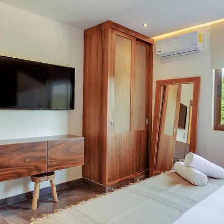 Nature-chic Private Terrace & Pool Yoga Tower Apartment