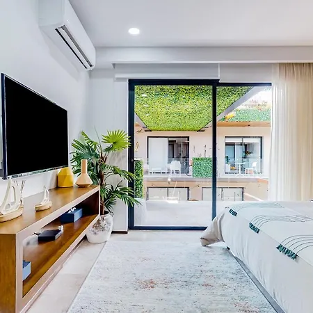 Menesse Ph 322 At Av Coba Tulum