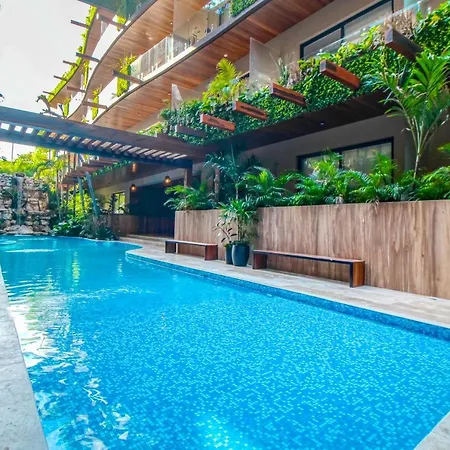 Hotel Menesse #106