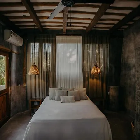 Astra Hotel 4*
