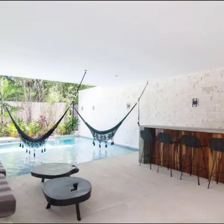 Beautiful Pure Top Amenities Pool Apartment