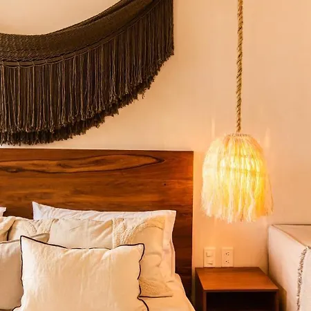 Jungle Chic 301