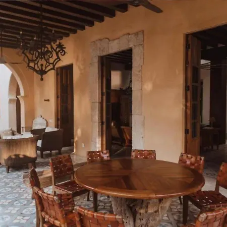 Hacienda 4 Bedrooms In Holiday home *