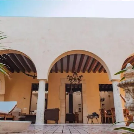 Hacienda 4 Bedrooms In *