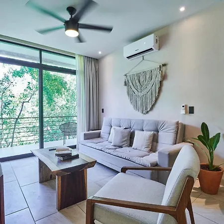 Skyview Penthouse 7 *