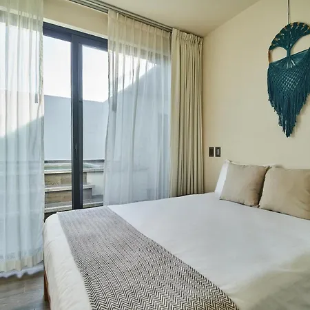 Skyview Penthouse 7 Apartment