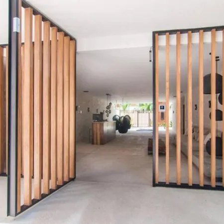 Beautiful Pure Top Amenities Pool Apartment