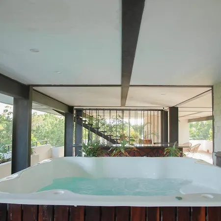Deluxe Holiday In - Private Pool Gym Holiday home