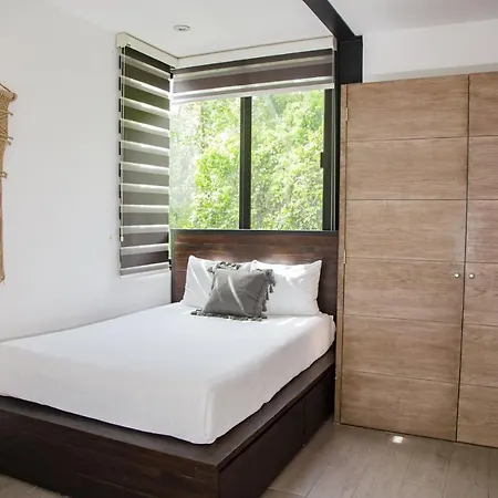 Deluxe Holiday In - Private Pool Gym Holiday home
