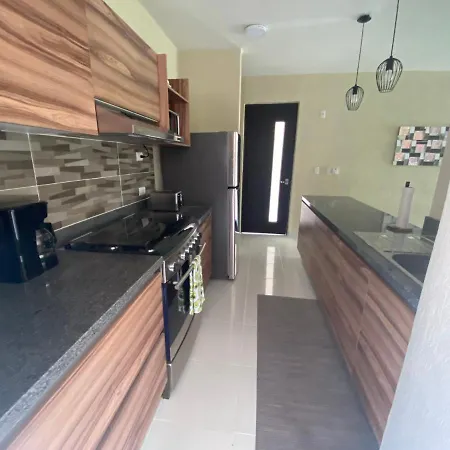 Tangerine House: Pools, Zamna, Wi-fi, Cenote Apartamento