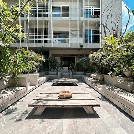 Jungle Chic 301 Hotel