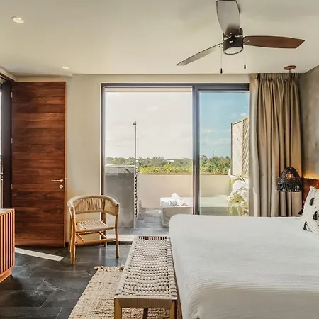 Divine 1br Ph With Private Pool And Spectacular Pools