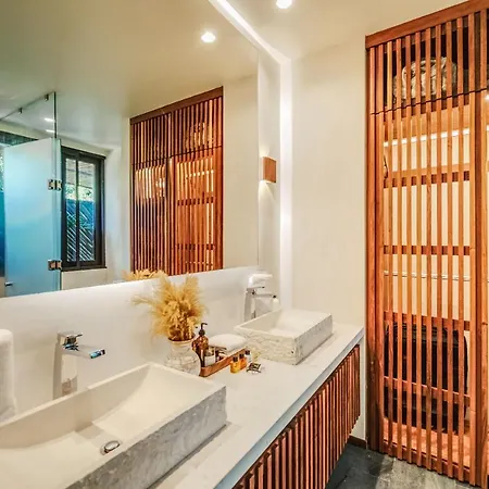 Divine 1br Ph With Private Pool And Spectacular Pools *
