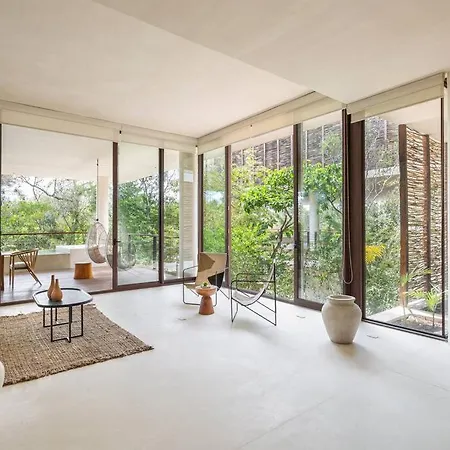Lux/spacious/brigth 4 Bedrooms 4 Bathrooms+ Private Pool Apartment