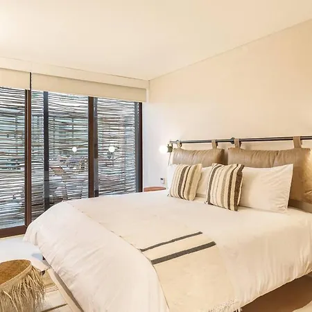 Lux/spacious/brigth 4 Bedrooms 4 Bathrooms+ Private Pool Apartment