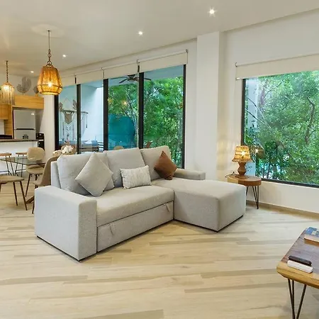 Amazing Pool In Yaaxlum 201 Apartment