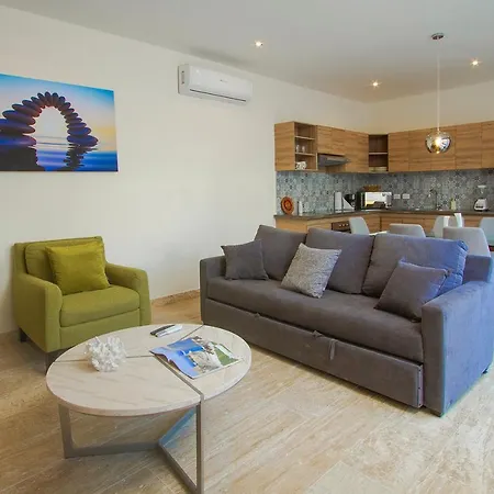 Apartment *luxurious With Private Patio*