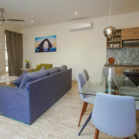 Apartment *luxurious With Private Patio*