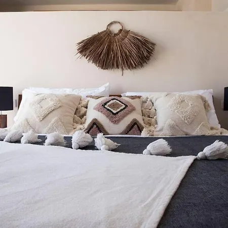 Amazing Find Downtown Private Pool Apartment *