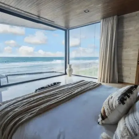 Villa Brand New Beachfront Staff Included