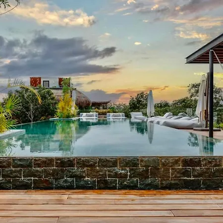 Luxury Condo, Infinity & Cenote Pools, Miraluna, Aldea Zama * Tulum