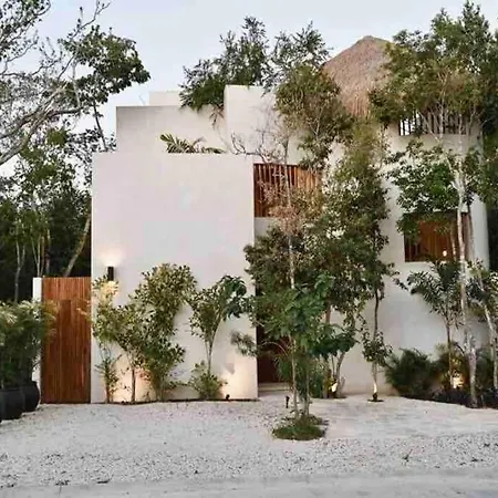 Villa Casa Kuk, Stylish, At 5 Min, Pool, Concierge