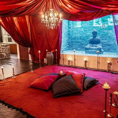 Holiday home Casa Don Rey To Enrich With Culture Rooftop Infinity Pool And Retro Loungers For Sun Lovers Tulum