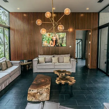 Holiday home Casa Don Rey Exclusive Lodging With Topnotch Amenities, Two Pools Cabana Lounge For Large Groups Tulum