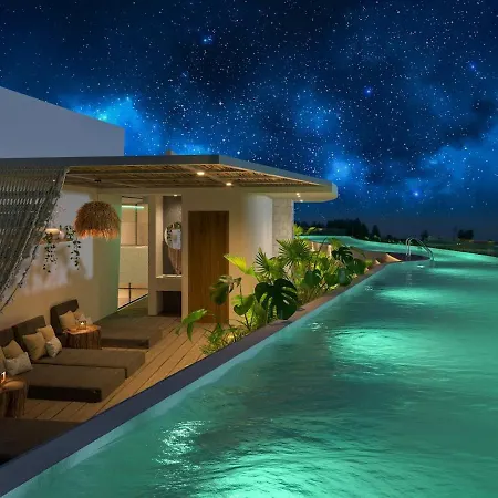 Rooftop Oasis: Urban Retreat With Infinity Pool & Private Terrace *