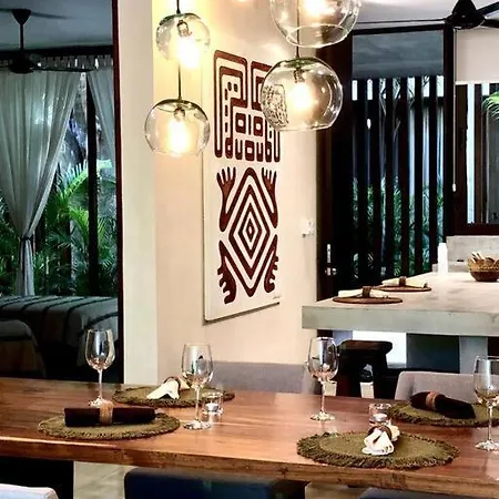 Luxury 2 Bdr 2 Bth 2 Bikes Jacuzzi Fiboptic Wifi. Apartment