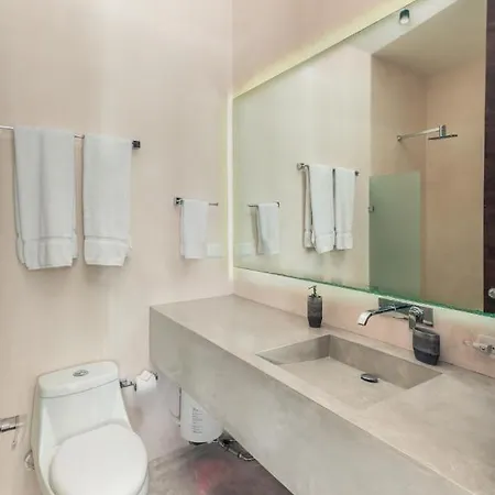 Apartment Luxury 2 Bdr 2 Bth 2 Bikes Jacuzzi Fiboptic Wifi.