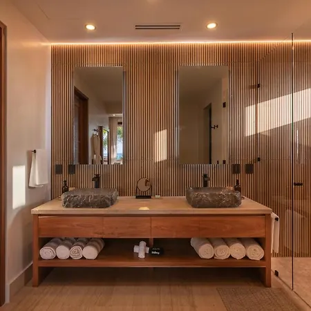 Tulumar Beachfront Luxury Villa- Full Service Villa