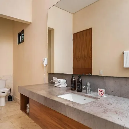 With Jacuzzi & Pool With Great Concierge Service Villa *