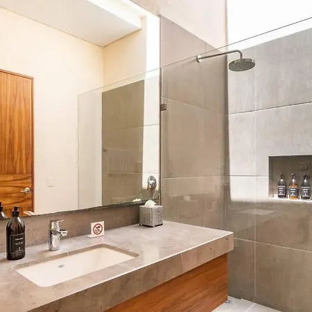 Villa With Jacuzzi & Pool With Great Concierge Service *
