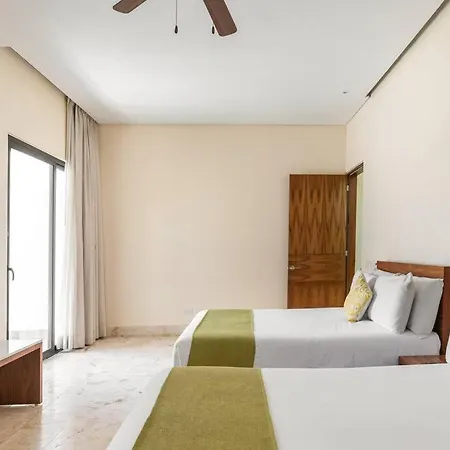 With Jacuzzi & Pool With Great Concierge Service Villa