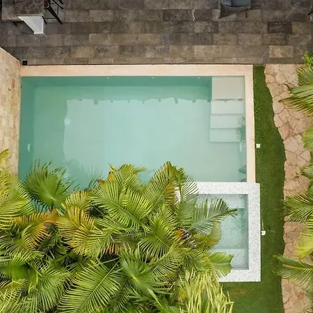 With Jacuzzi & Pool With Great Concierge Service Villa