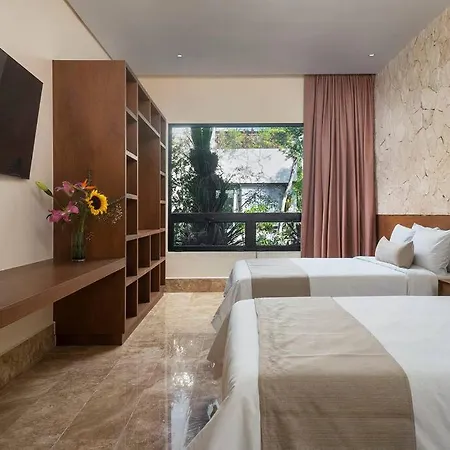 Villa Sam Chak: Exclusive Retreat With Private Pool And Concierge