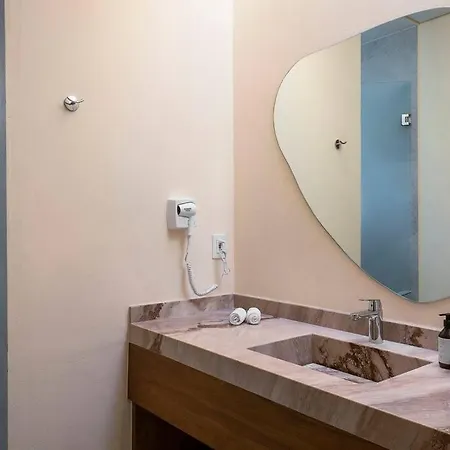 Sam Chak: Exclusive Retreat With Private Pool And Concierge *