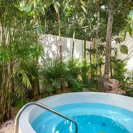 Villa Sam Chak: Exclusive Retreat With Private Pool And Concierge