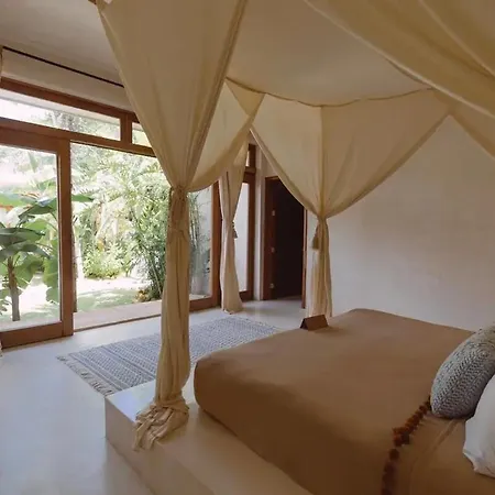 Hotel Sanah 4*