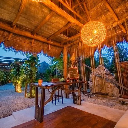 Selvaluz & * Tulum