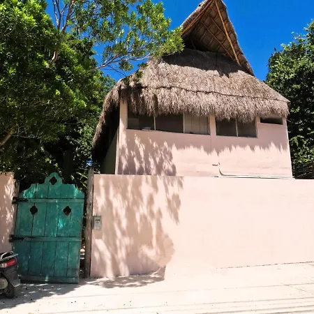 Hostal Maui