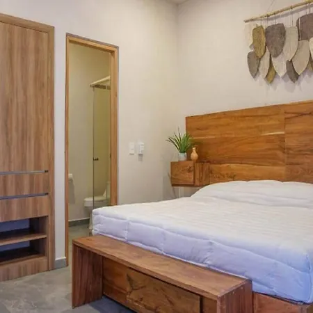 Madera Y Agua: Jacuzzi En El Techo Y Piscina *