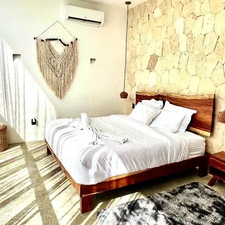 Apartment Lush Rooftop With Ensuite Pool & Wifi