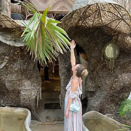 Apartment Lush Rooftop With Ensuite Pool & Wifi *