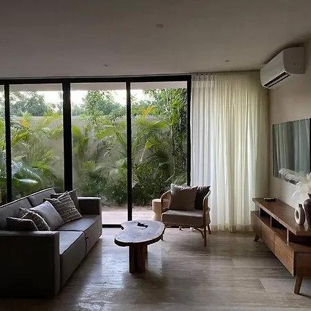 Apartment Elegant & Spacious 3 Bdrm *