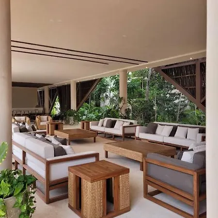 Elegant & Spacious 3 Bdrm Apartment *