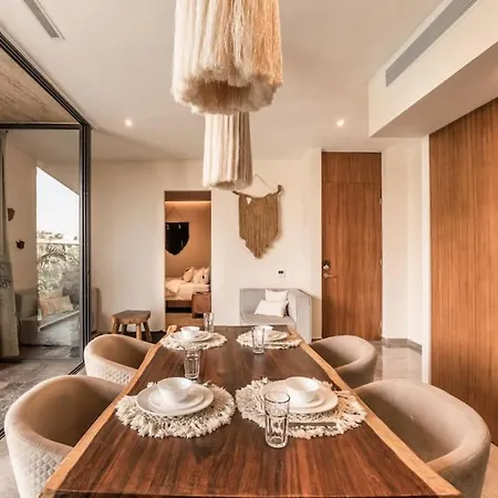 Mistiq Luxury Getaway *